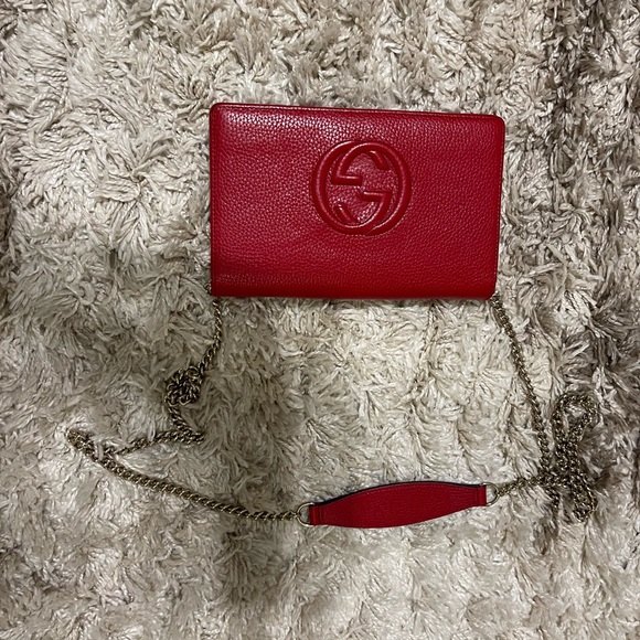 Gucci Red Crossbody Bag with Chain Strap - Picture 1 of 5